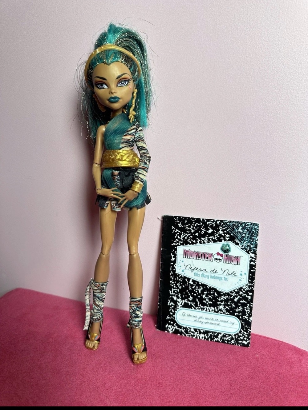 Original 2011 Monster High Nefera De Nile 1st Wave Doll